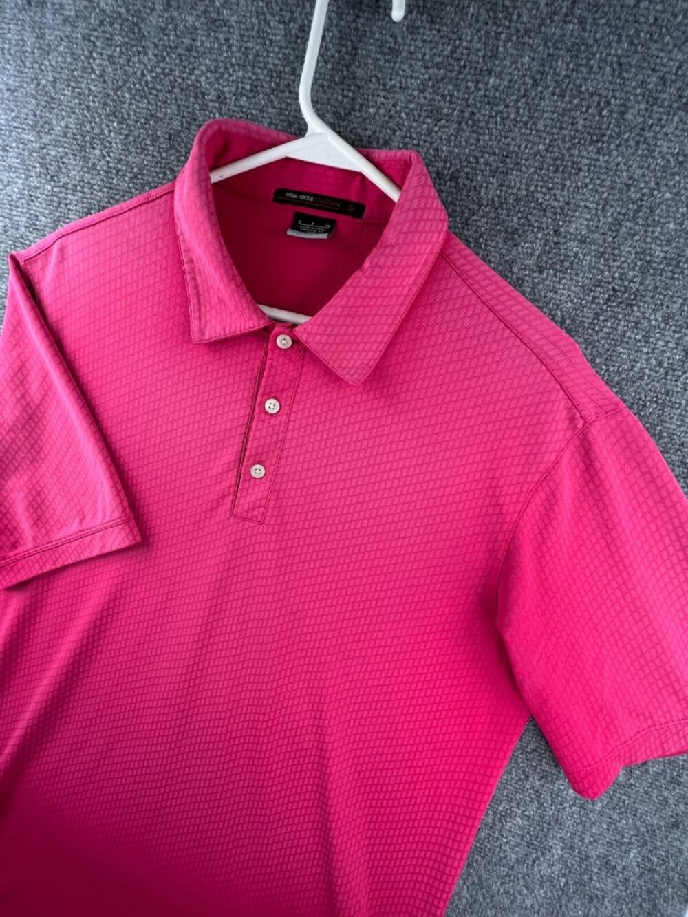 Nike Tiger Woods Collection Men’s Red Diamond Short Sleeve Golf Polo Shirt Small